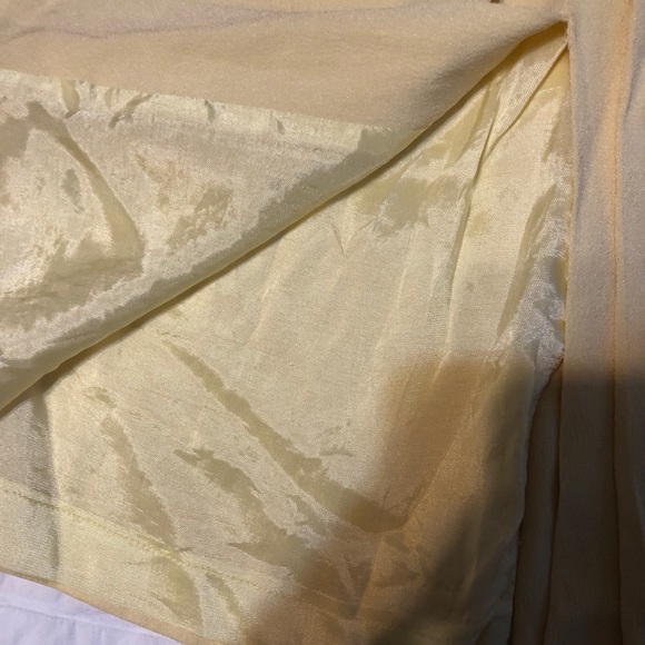 very pretty yellow pastel midi skirt - Picture 2 of 5